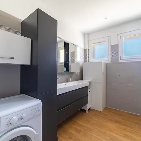 Vakantiehuis Splendid Air-conditioned 1 Bedroom With Balcony - Dodo Et Tartine Hyères
