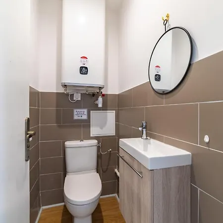 Splendid Air-conditioned 1 Bedroom With Balcony - Dodo Et Tartine Vakantiehuis *